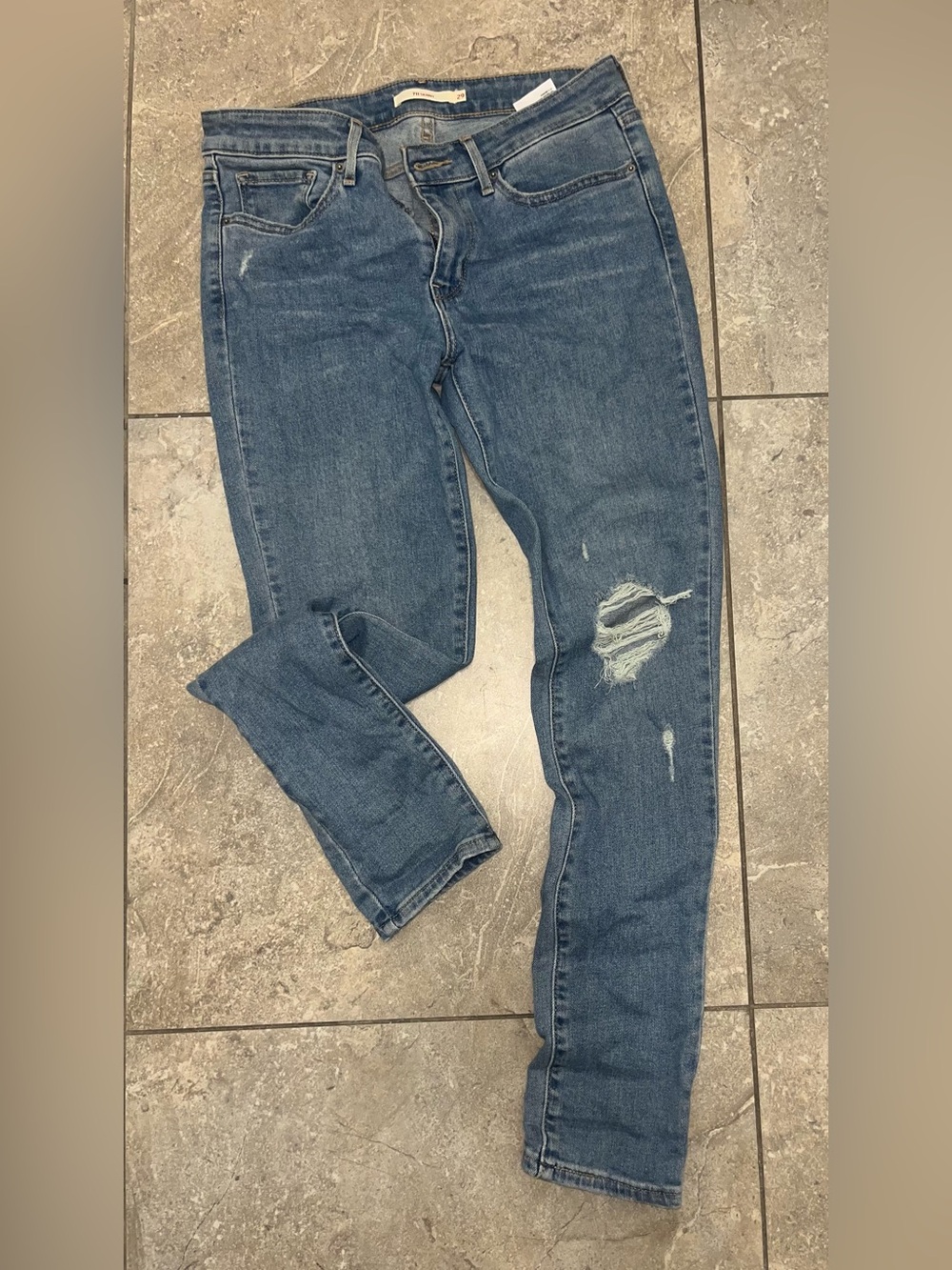 Women's Levies Distressed Blue Skinny Jeans